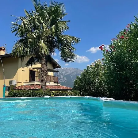 Relais Garden Lecco Вальмадрера