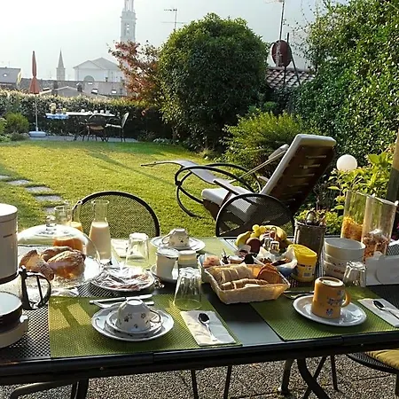 Relais Garden Lecco Alojamento de Acomodação e Pequeno-almoço