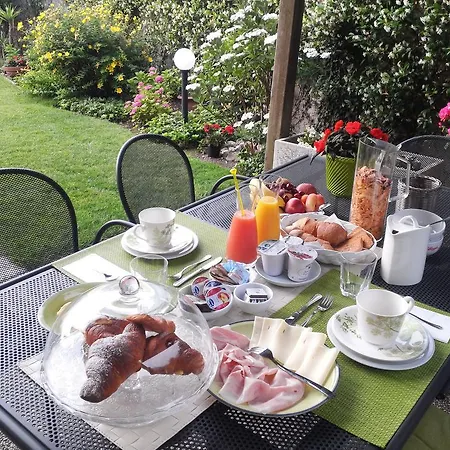 Relais Garden Lecco Вальмадрера