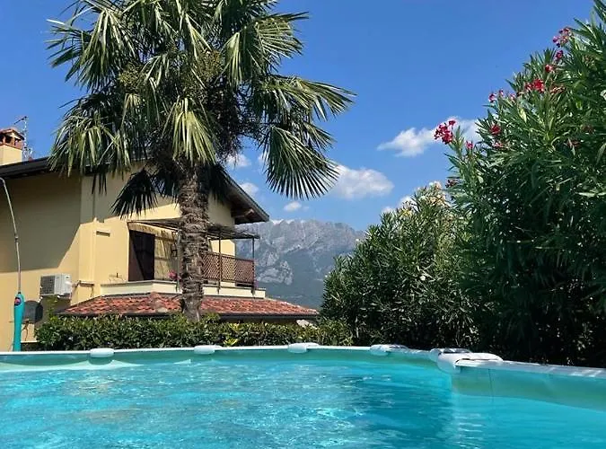 Relais Garden Lecco ואלמדררה