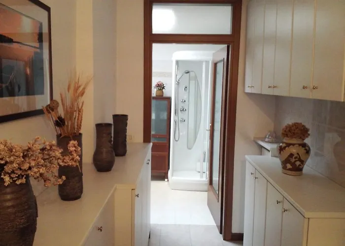 לינה וארוחת בוקר Relais Garden Lecco ואלמדררה