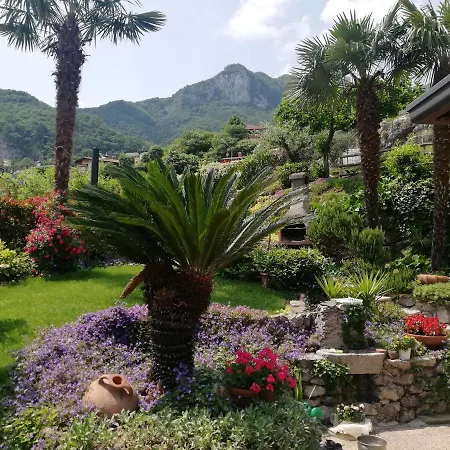 Relais Garden Lecco Couette-café 4*